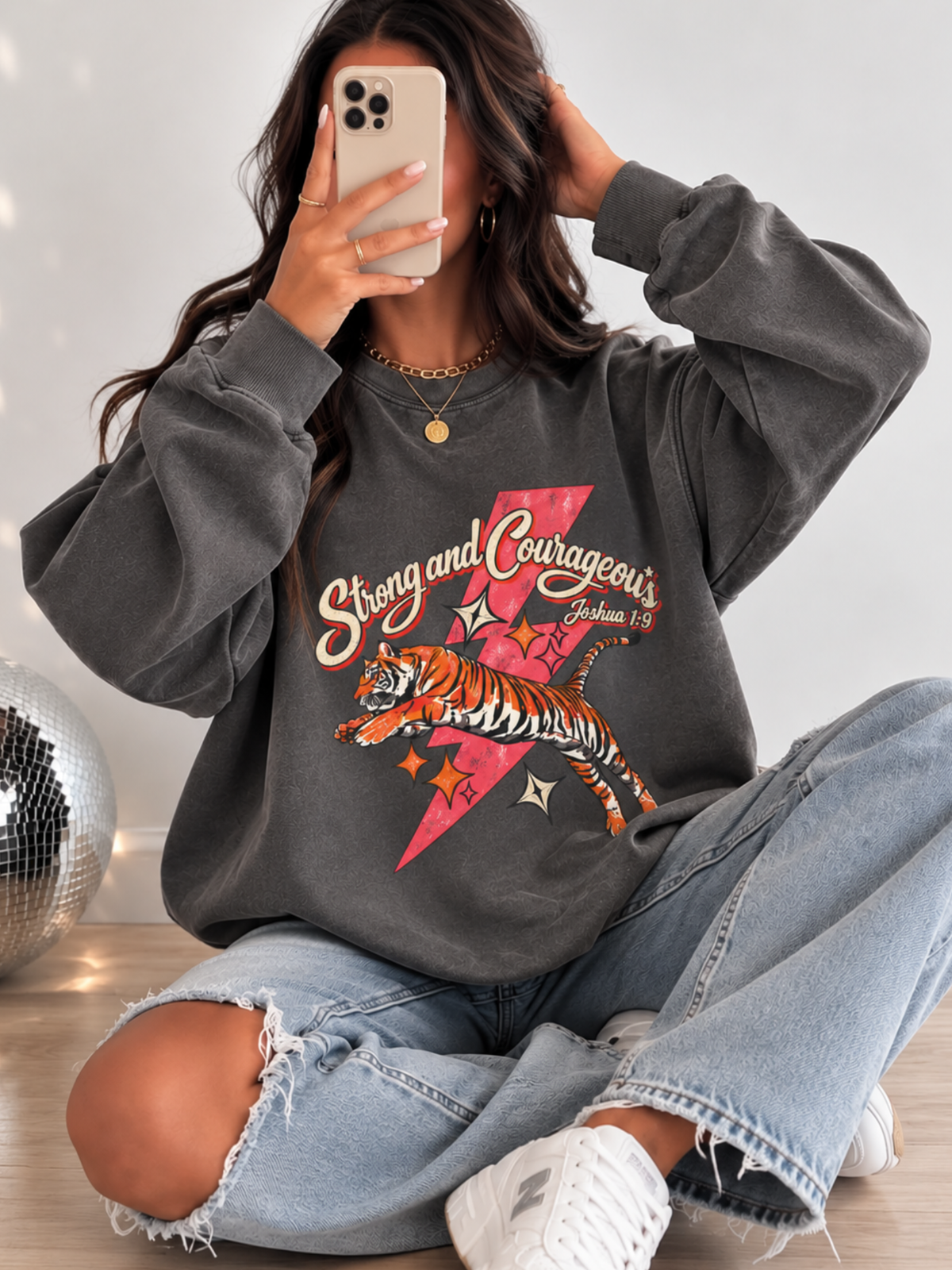 Retro Tiger Strong Sweatshirt